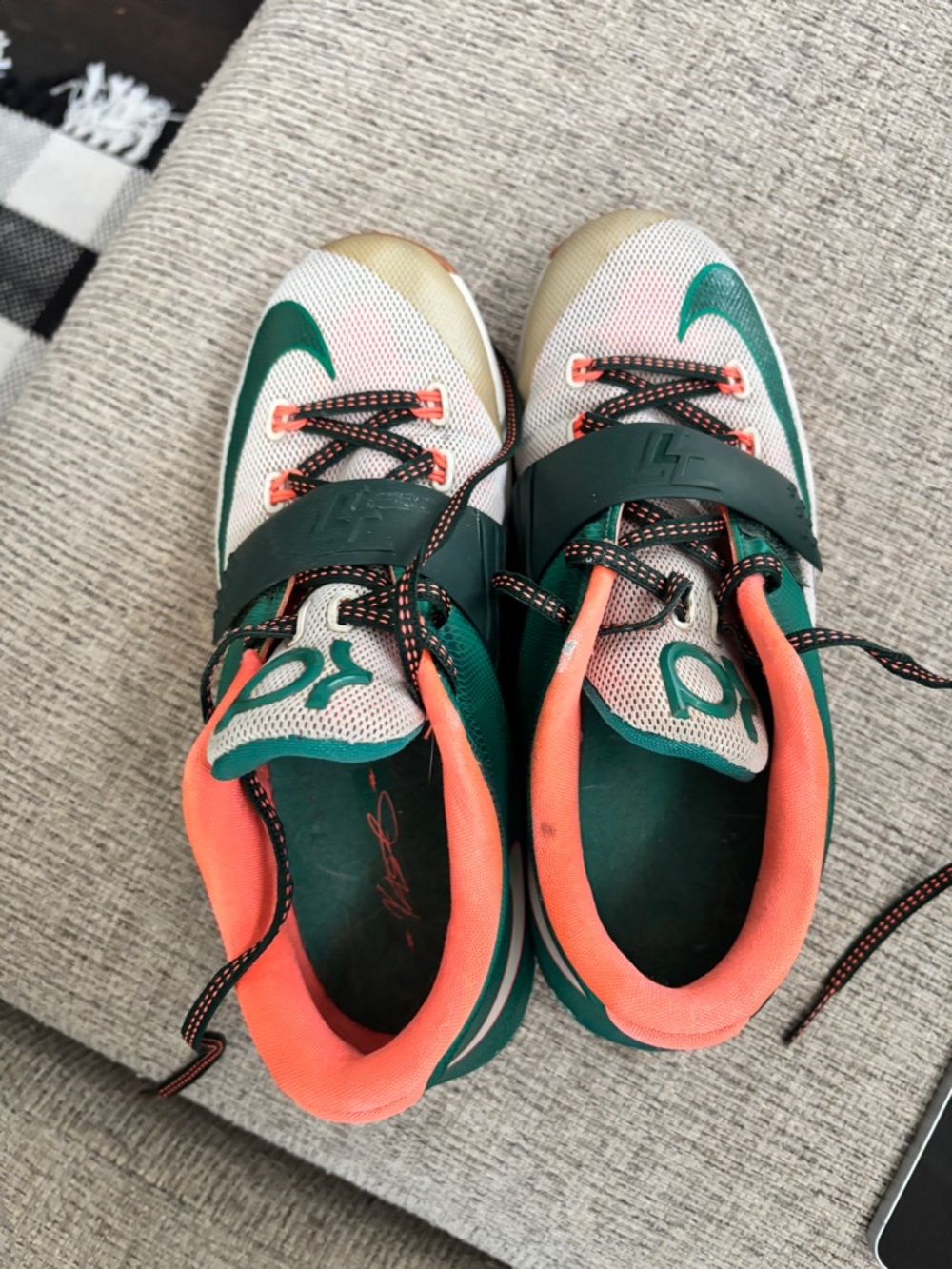 Nike Kids Sneakers Green White Coral Accent